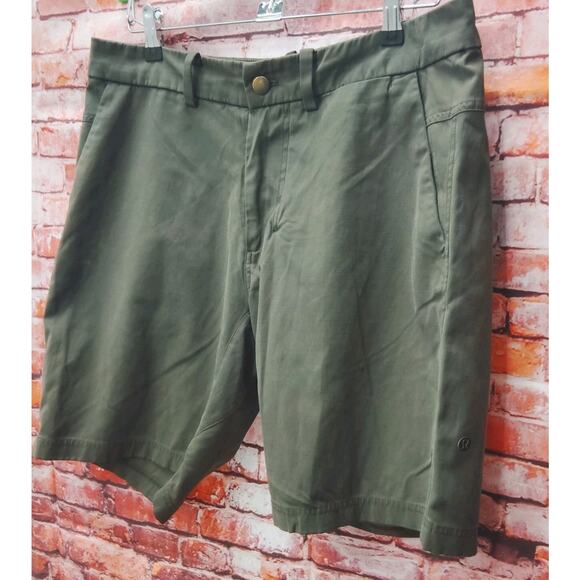Lululemon Shorts Mens Green Mid Rise Slim Stretch Athletic Fit Performance - Picture 8 of 10